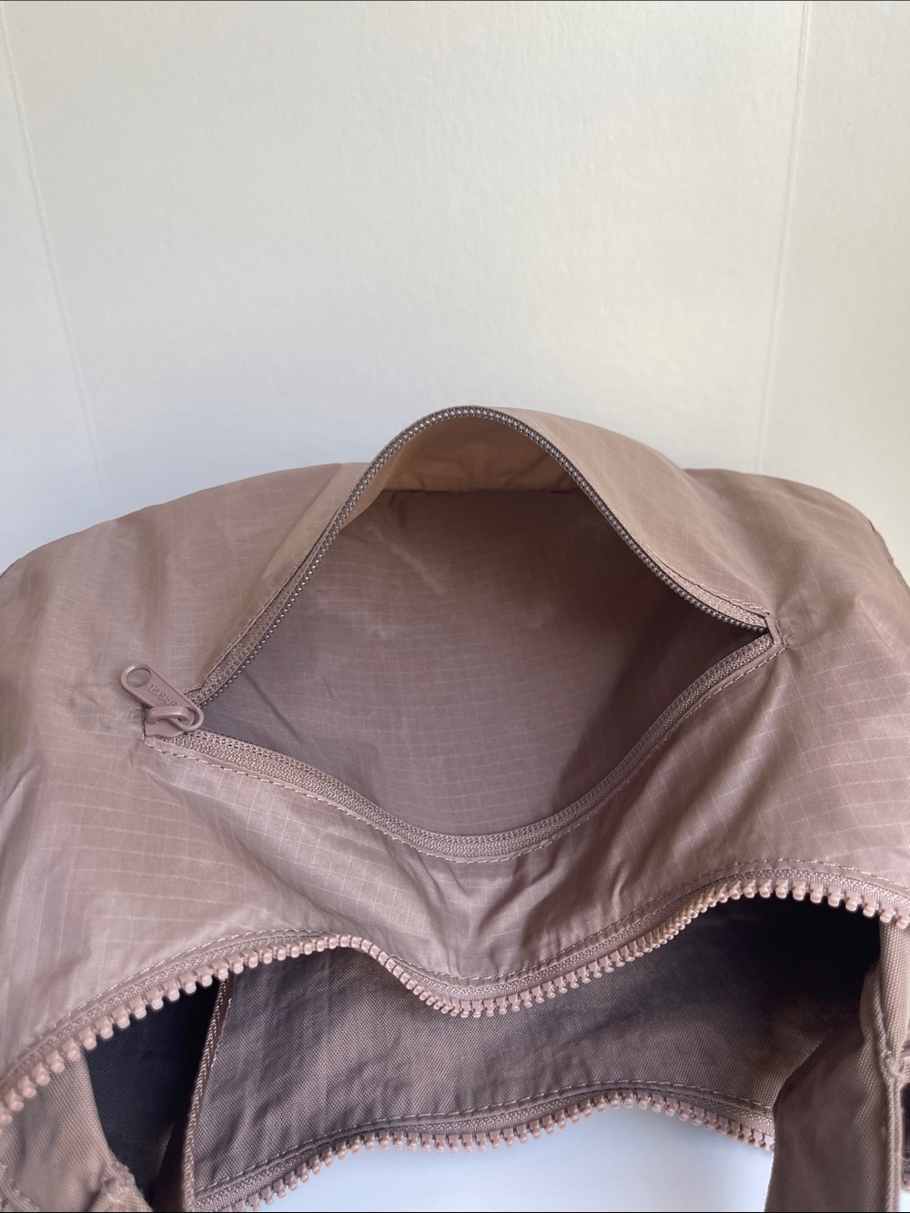 BAGGU Medium Nylon Crescent Bag - Picture 12 of 16